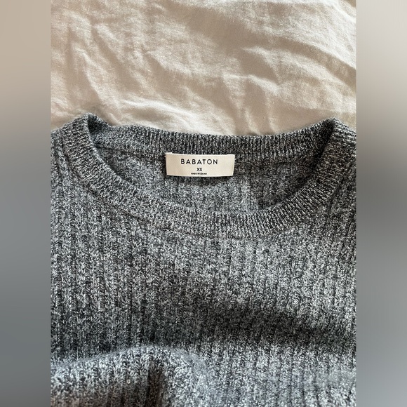 Aritzia Babaton Women's Wool Linen Nathaniel Crop Sweater in Heathered Gray XS - Picture 8 of 10